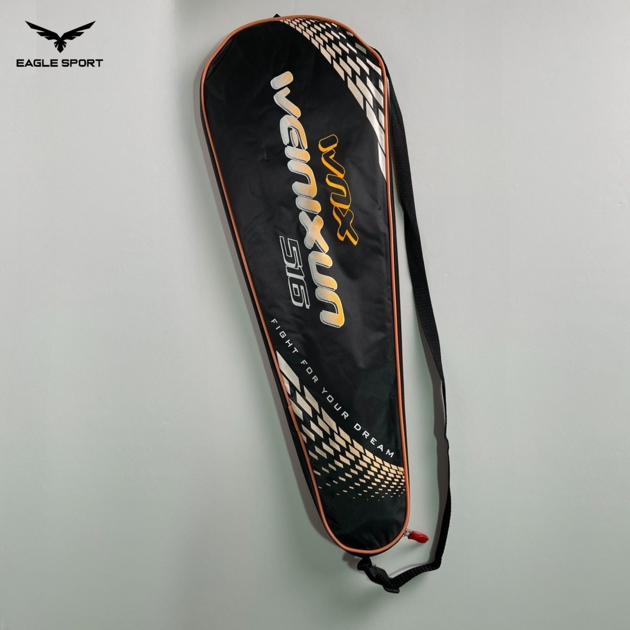 WEINIXUN 516 Badminton Racket Set with Carry Bag – Excellent Quality & Professional Performance
طقم مضارب الريشة (بادمنتون) WEINIXUN 516 مع الحقيبة – جودة ممتازة وأداء احترافي